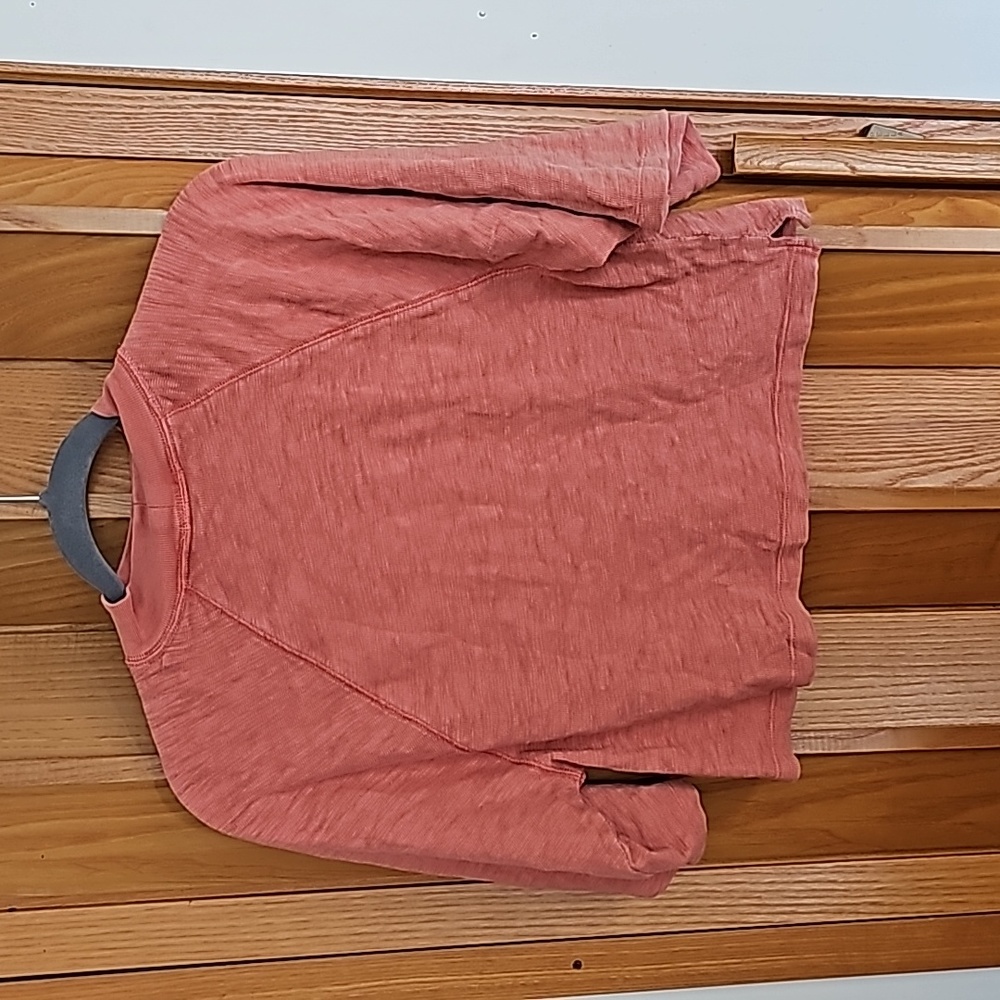 Universal Thread Salmon Colored Top - Picture 2 of 7